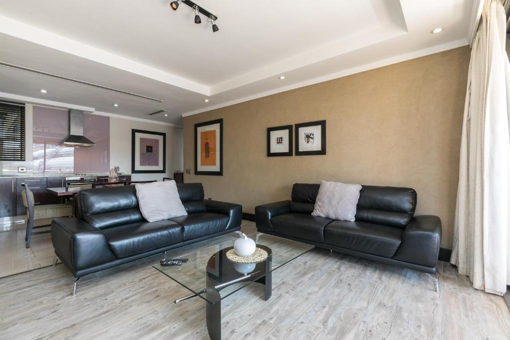 207 Raphael Penthouse room 6