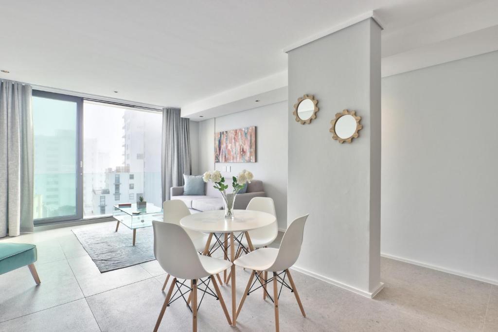 The Cosmopolitan room 1