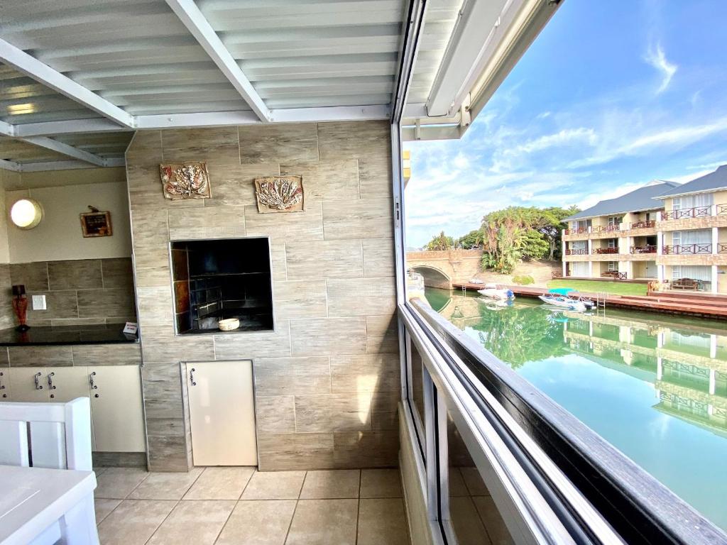 8 Jamaican Palms room 4