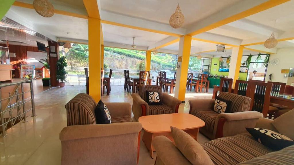 Achinika Holiday Inn room 6