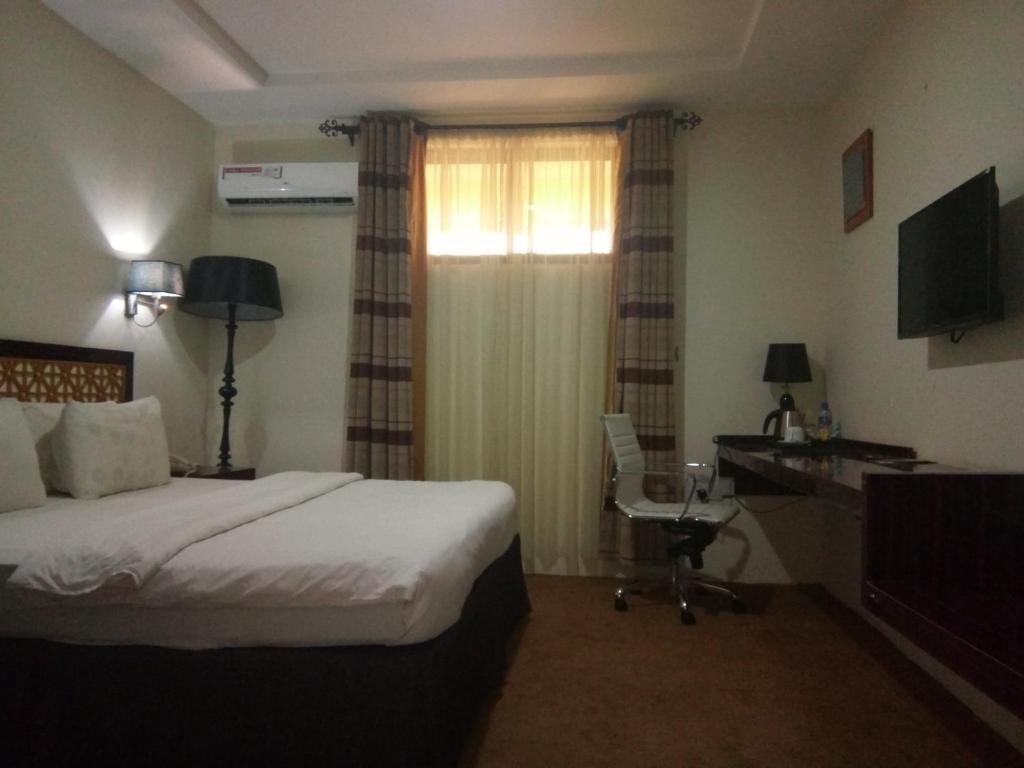 Adig Suites room 6