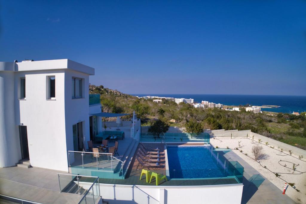 Aetopetra Luxury Villa room 3