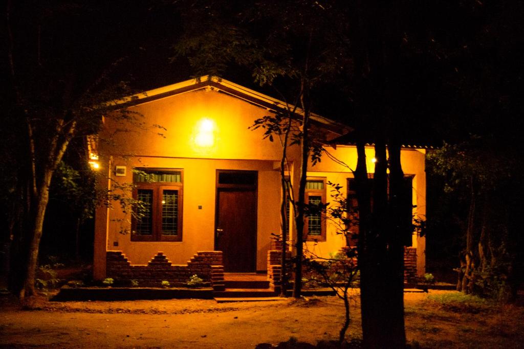 Ali Adi Lodge room 1