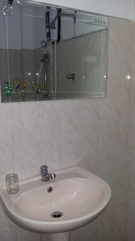 Ameesha Guesthouse room 3