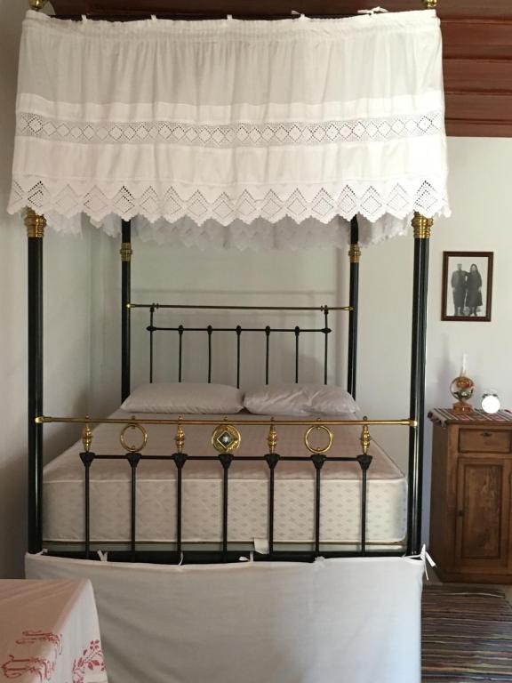 Anefani House room 1