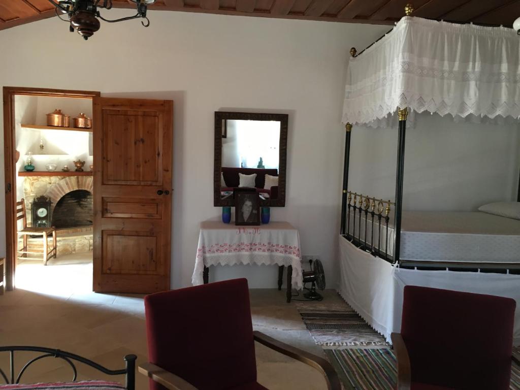 Anefani House room 2