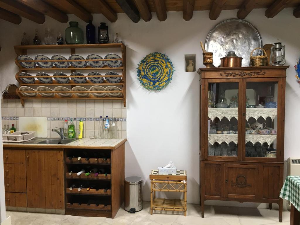 Anefani House room 6