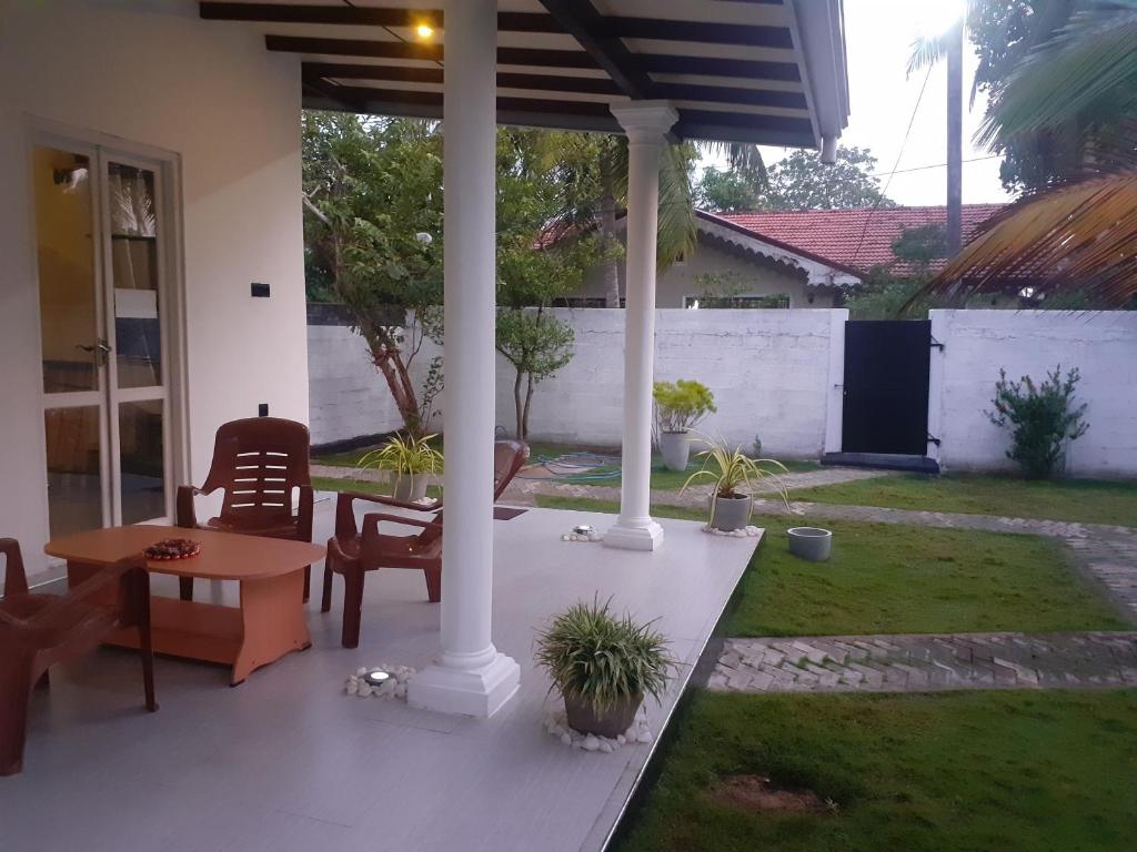 Ann Villa Negombo room 3