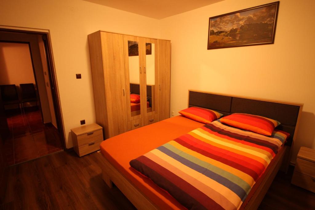 Apartament Orion room 1