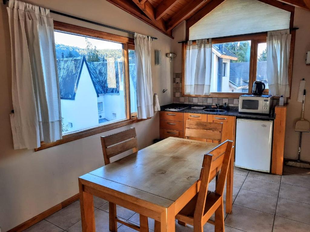 Apart del Muelle room 2