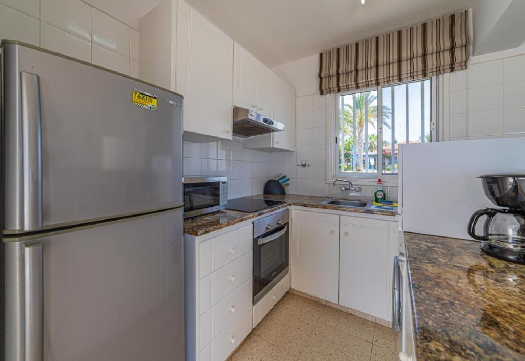 Apartment 14 in Coral Bay room 3