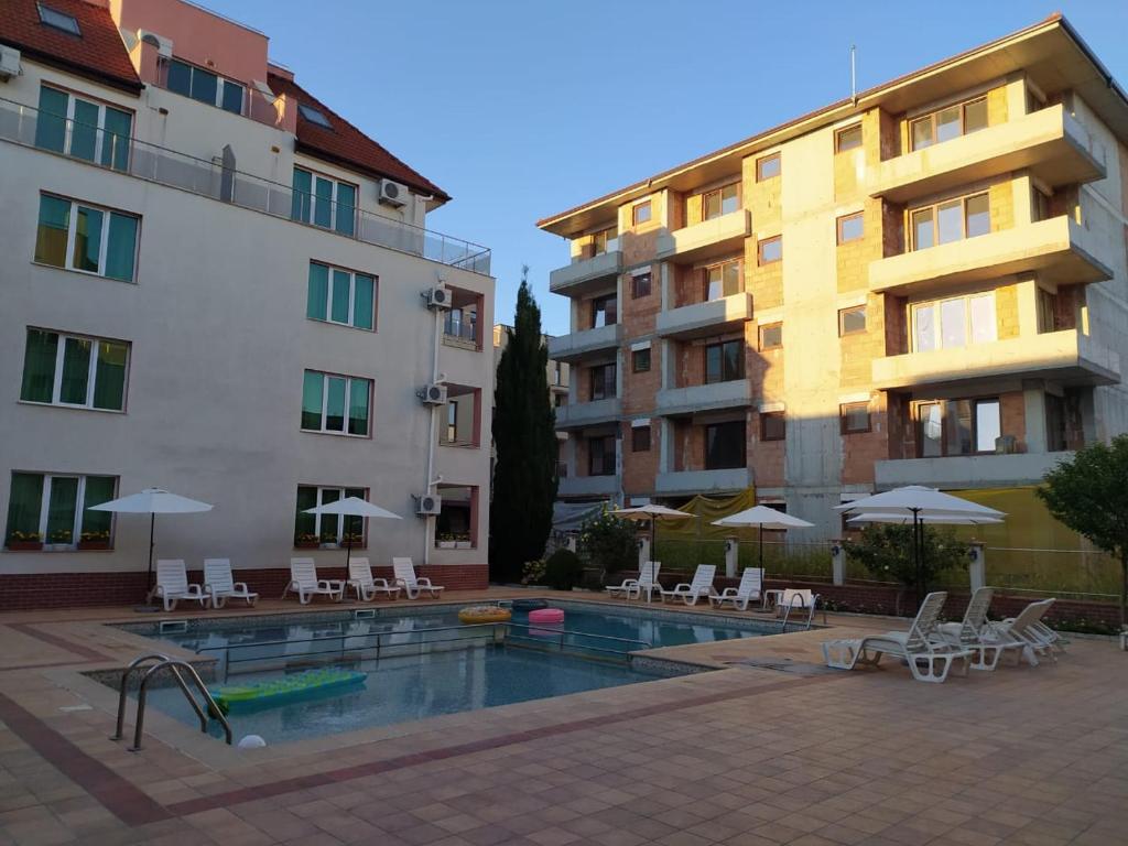Apartment Complex Tara room 4