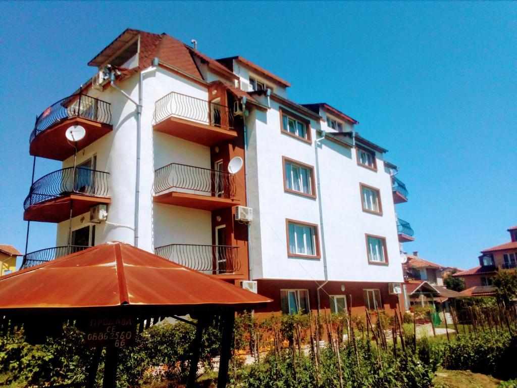 Apartments Ivelin room 5