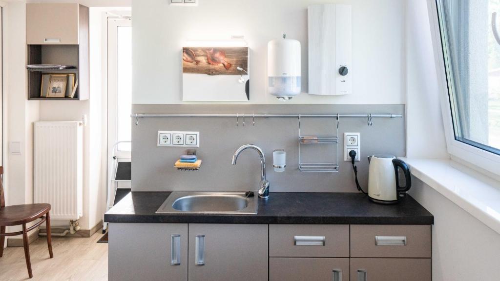 Seaside Studio Apartment THE RED FISH room 4