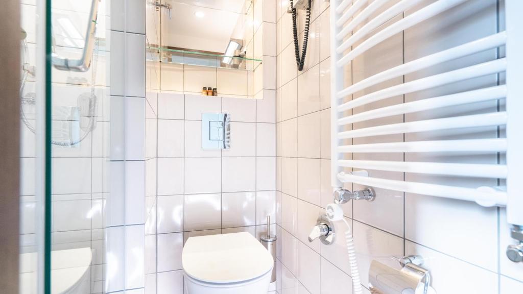 Seaside Studio Apartment THE RED FISH room 6