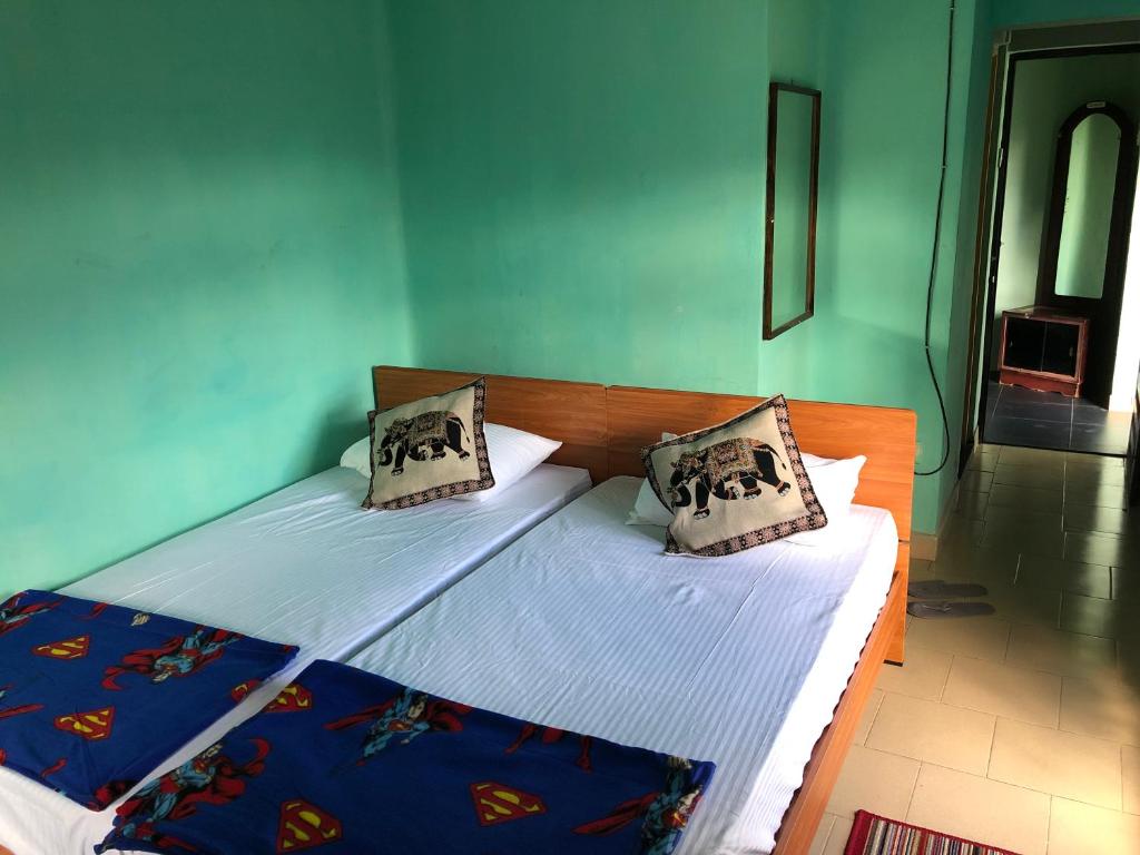 Araliya Holiday Bungalow room 2