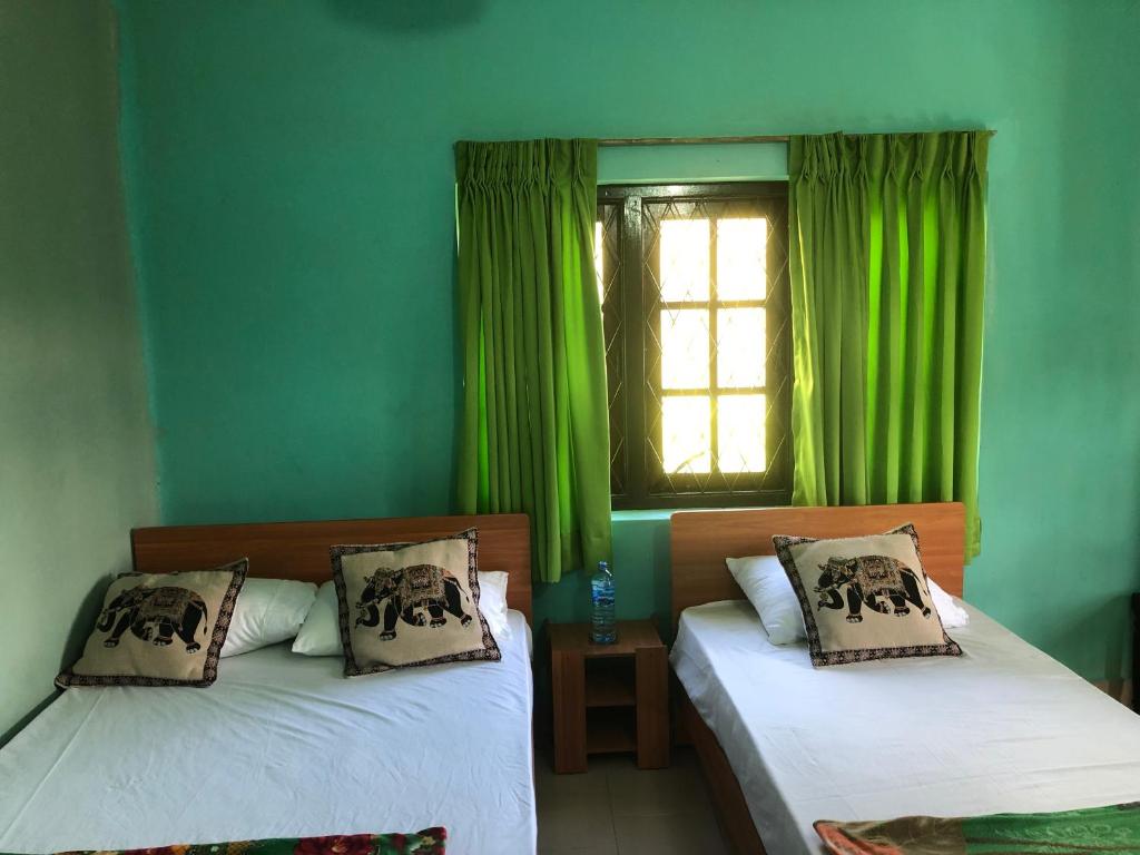 Araliya Holiday Bungalow room 4