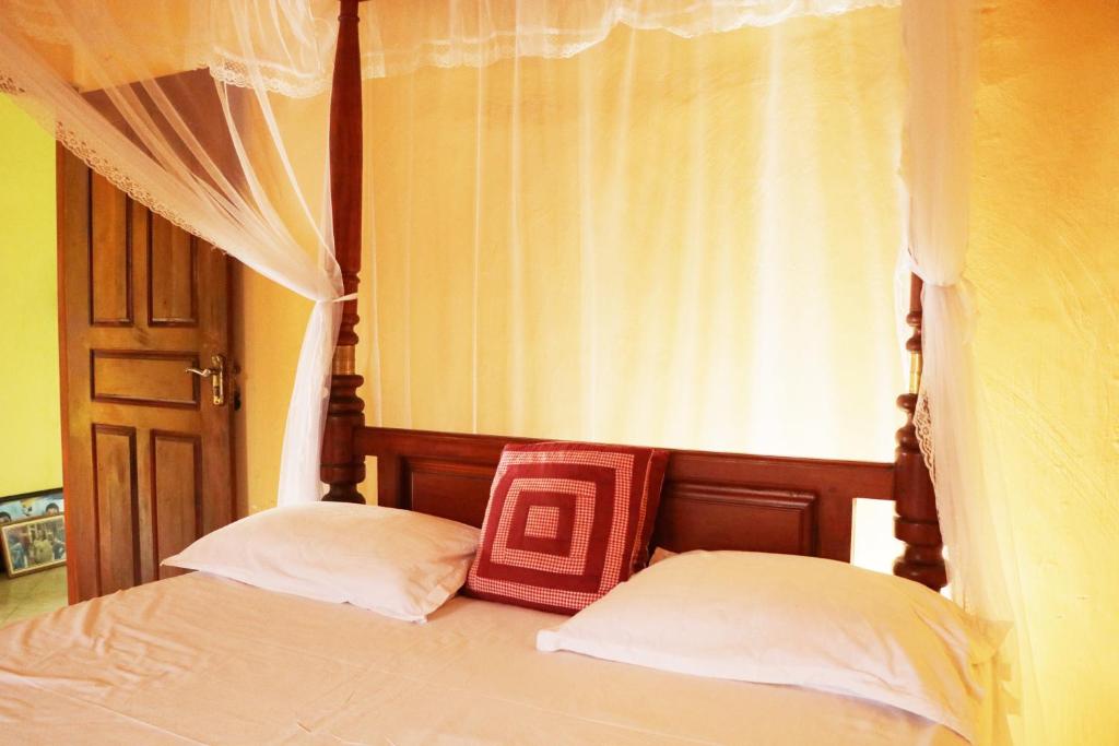 Ariyadasa Guest House room 1