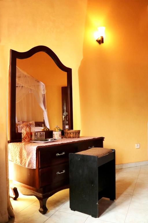 Ariyadasa Guest House room 4