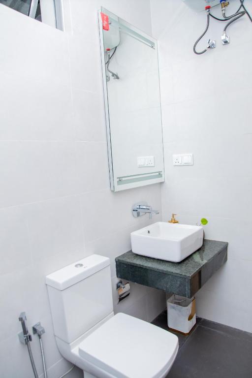 ARON'S Lavinia room 5
