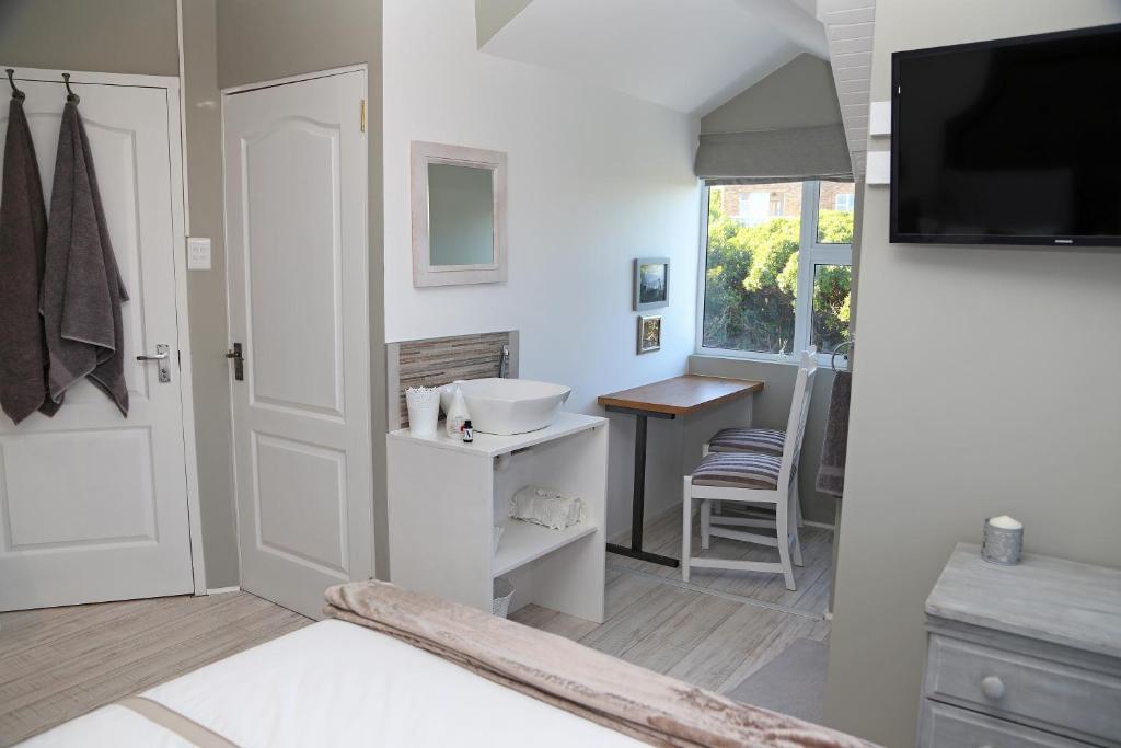 A Thyme And Plaice room 3