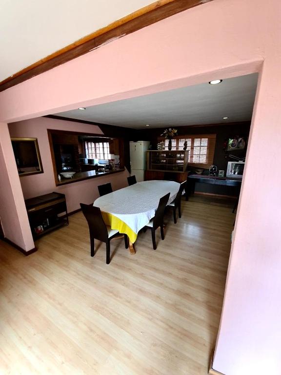 Baraka House Lodge room 2