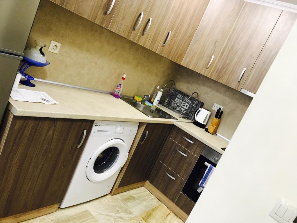 Beach Apartments Pomorie room 6