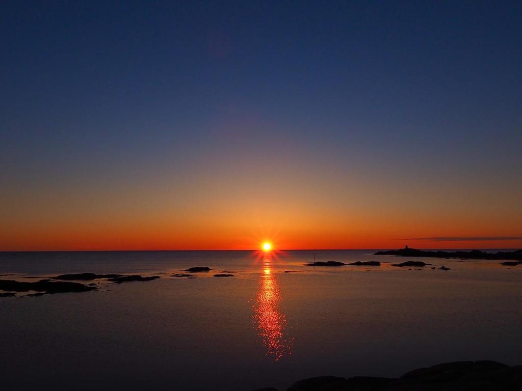 Beach View Lofoten room 2