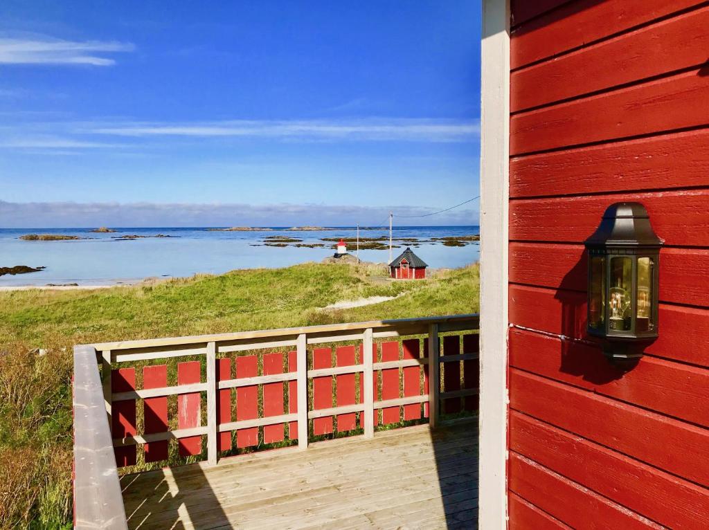 Beach View Lofoten room 5