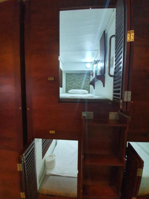 Bed Station 210 room 2
