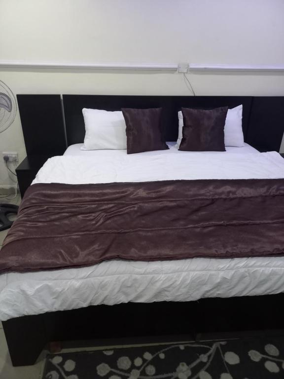 Bestend International Luxuary Hotel and Suites room 3