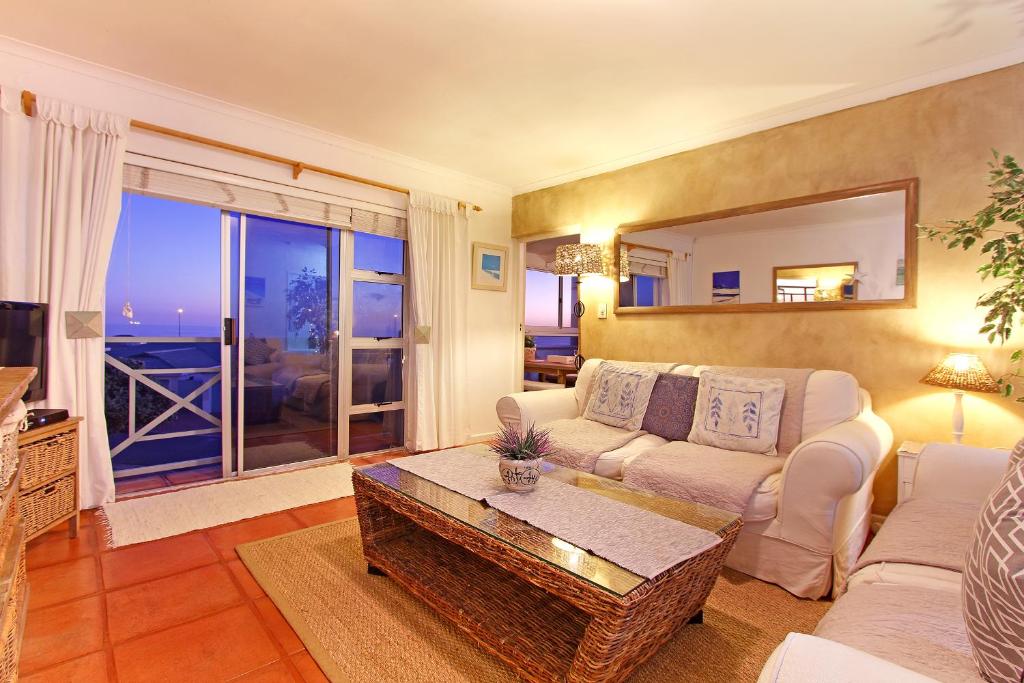 Big Bay Beach Club room 3