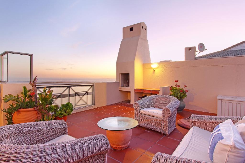 Big Bay Beach Club room 6