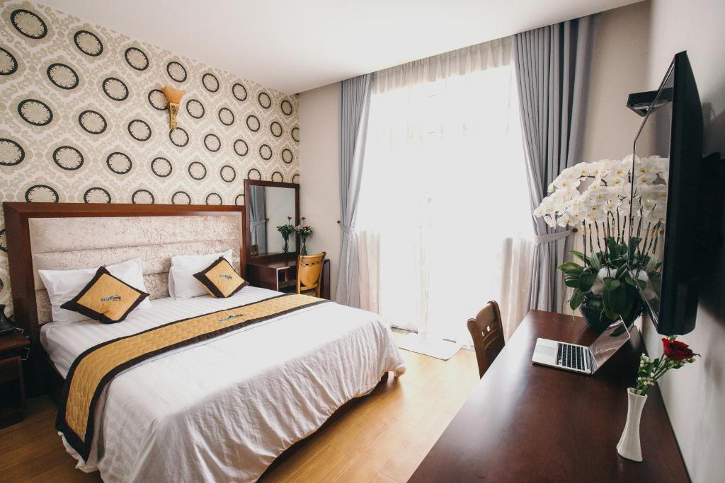 Blue Star Hotel room 1