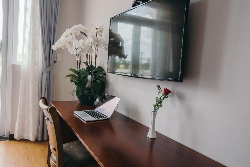 Blue Star Hotel room 2