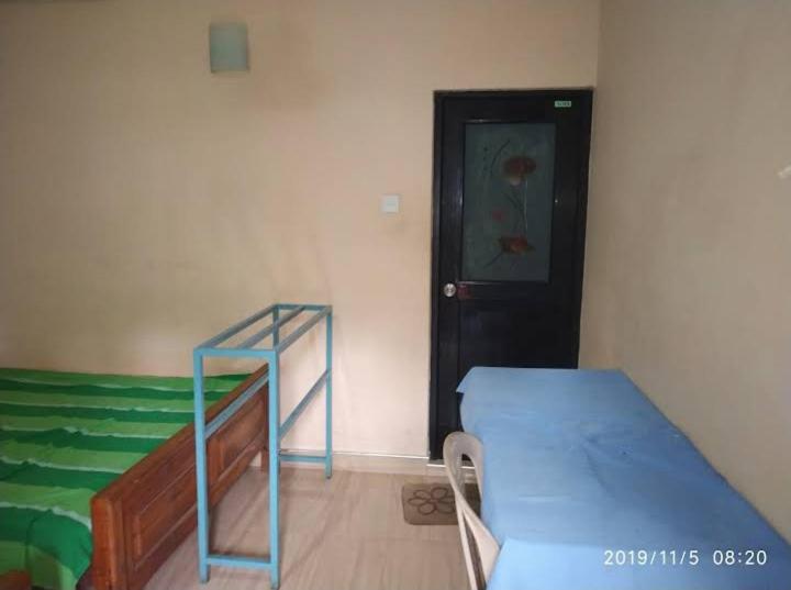 Blue Water Hotel room 4