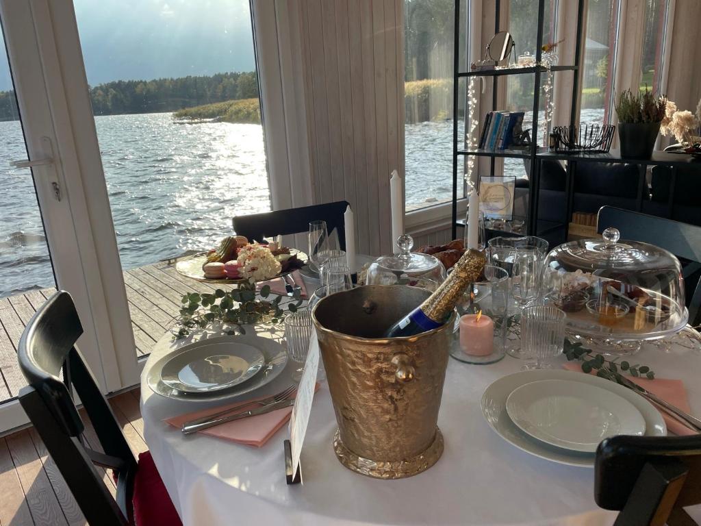 Boat House Baltezers room 3