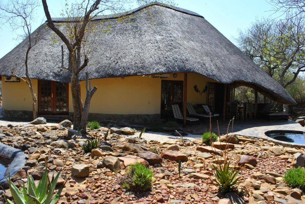 Bona Intaba Game Lodge room 1