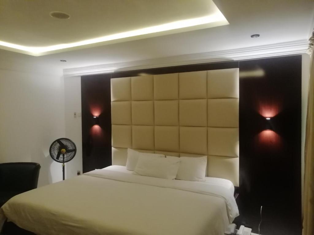 Brickland Residence room 4