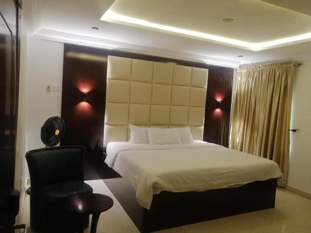 Brickland Residence room 6