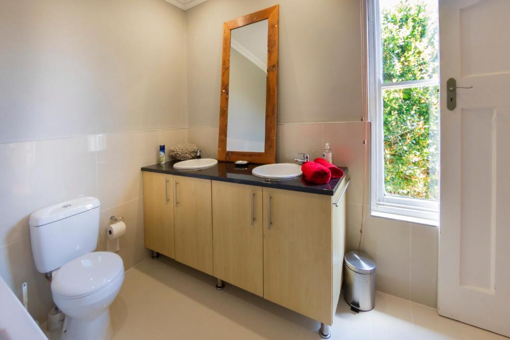 B's Place room 4