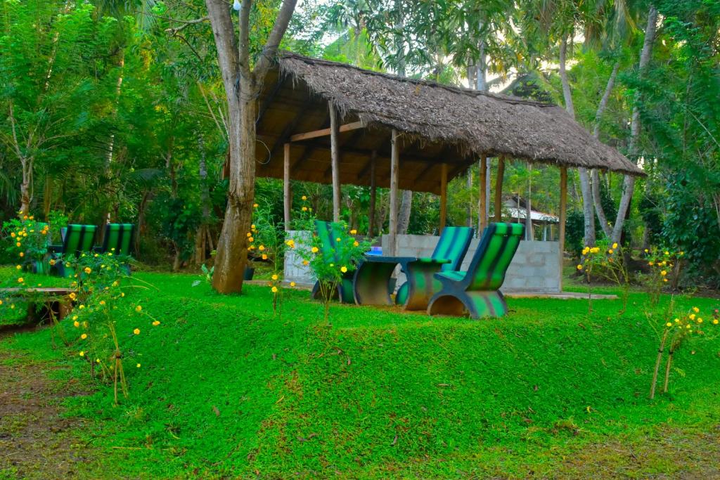 Canal Side Safari Resort room 6