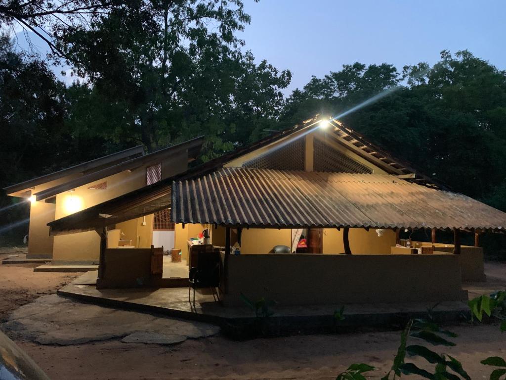 Captain's Cottage at YALA room 5