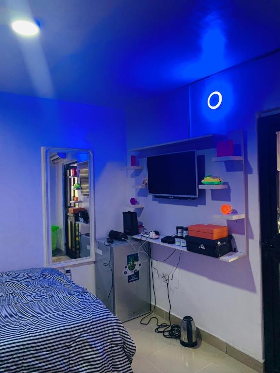 Caris and Chisell Homes room 6