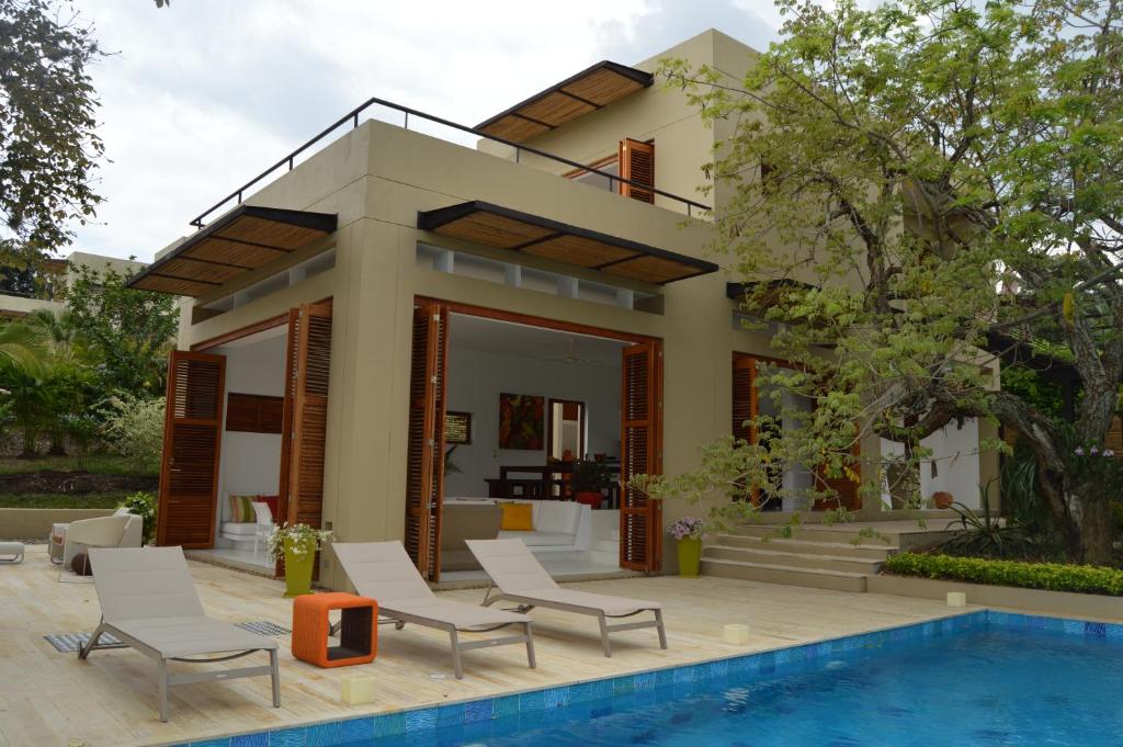 Casa Anapoima Kubik Aqua room 1