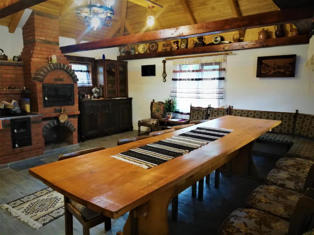 Casa Cozorici room 6