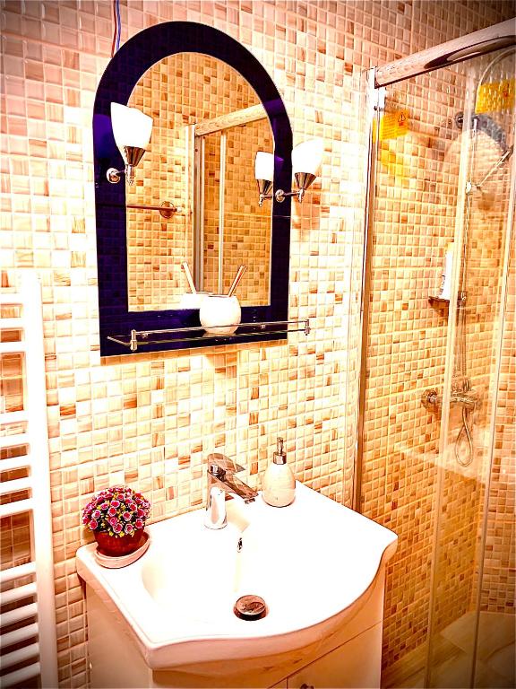 Casa Iris Center room 1