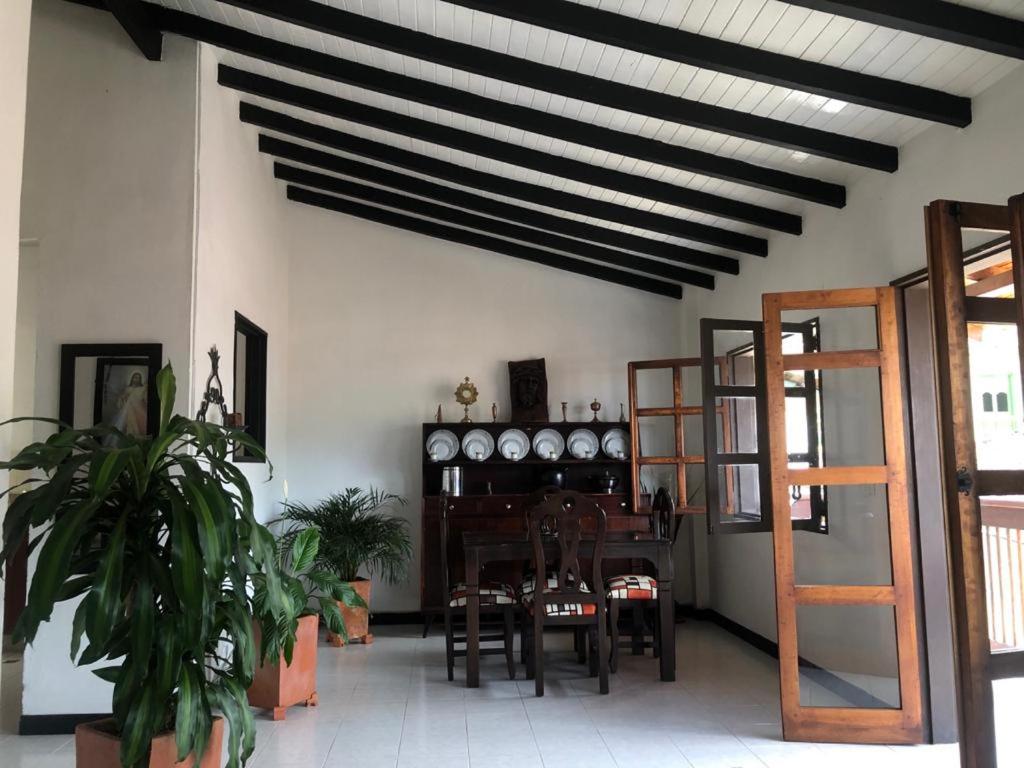 Casa Linda Jardín room 6