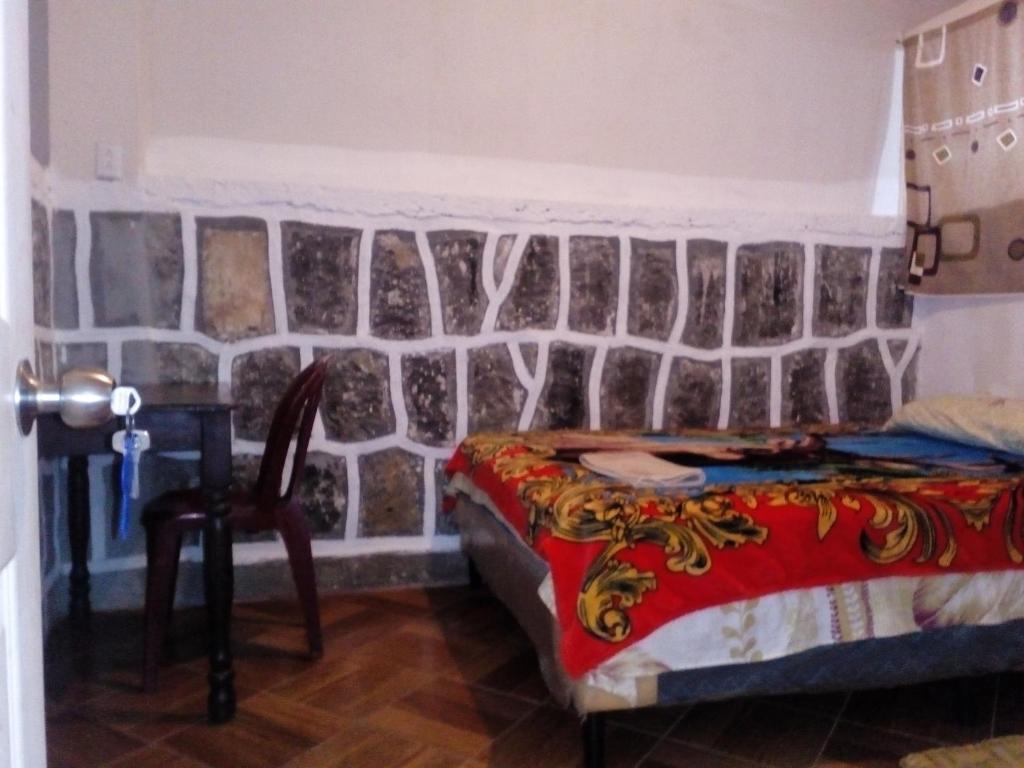 Casa LLEMO room 1