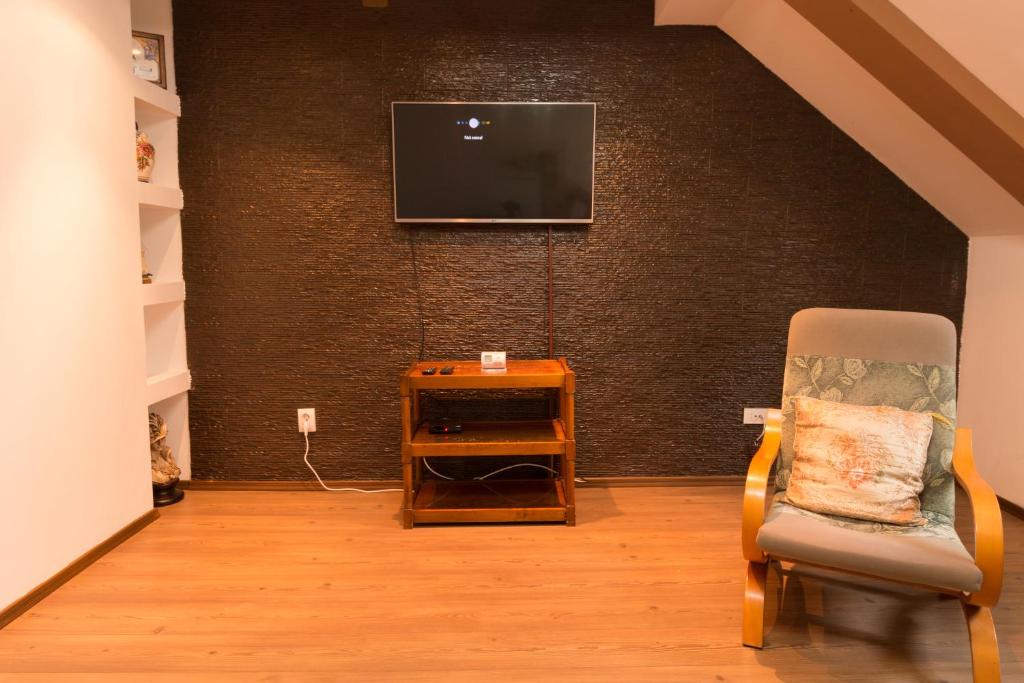 Central Park Loft room 3